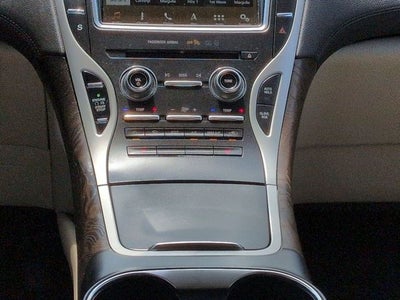 2019 Lincoln Nautilus Select