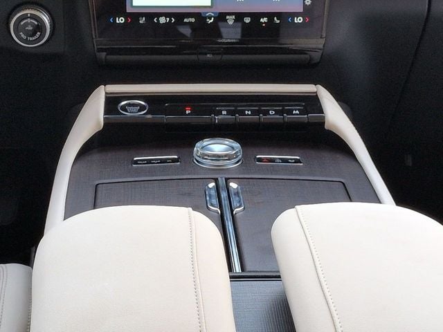 2027 Lincoln Navigator Premiere