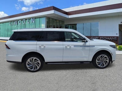 2027 Lincoln Navigator Premiere