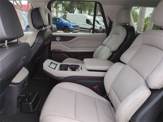 2025 Lincoln Navigator L Reserve