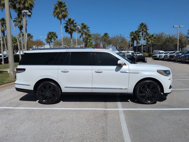 2023 Lincoln Navigator L L Reserve