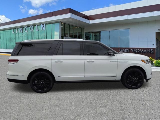 2022 Lincoln Navigator L Reserve
