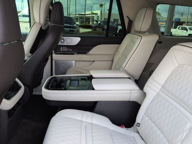 2022 Lincoln Navigator L Black Label