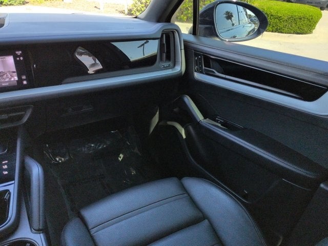 2024 Porsche Cayenne Coupe Base