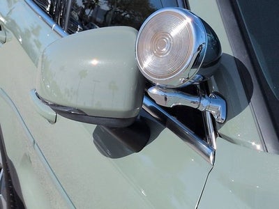 2023 Volvo XC40 B5 Plus Bright Theme