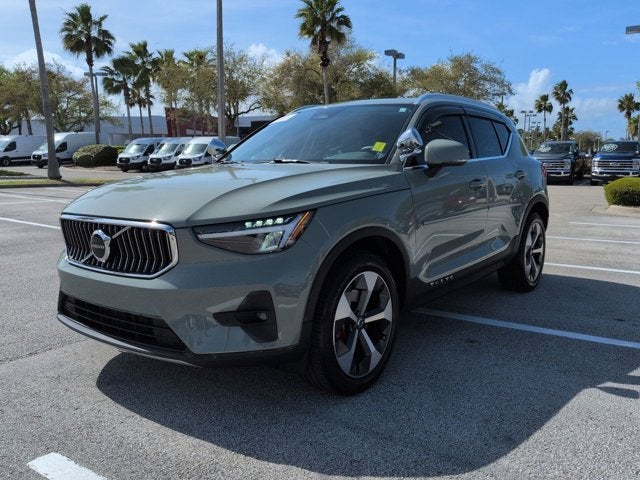 2023 Volvo XC40 B5 Plus Bright Theme