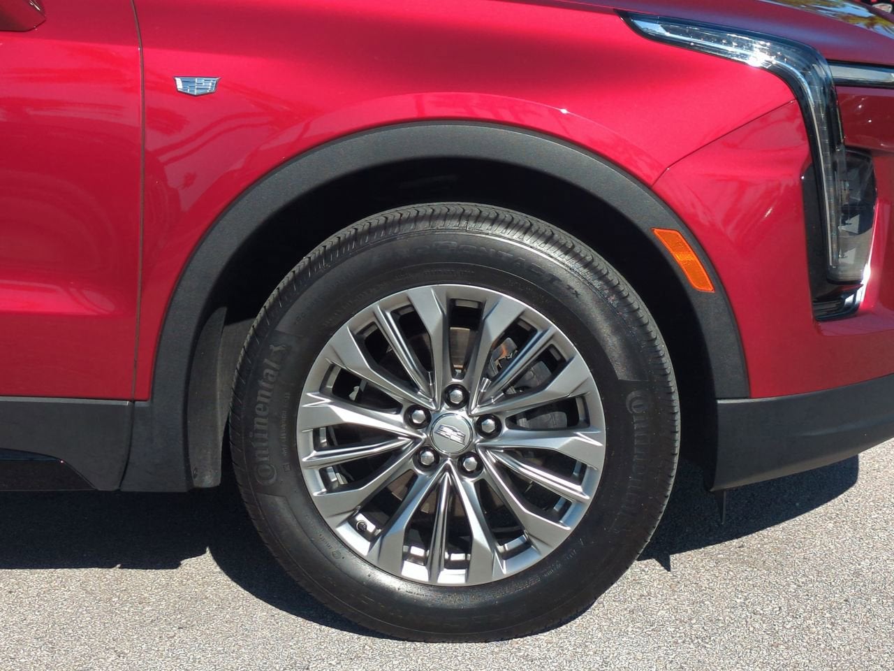 2024 Cadillac XT4 FWD Premium Luxury