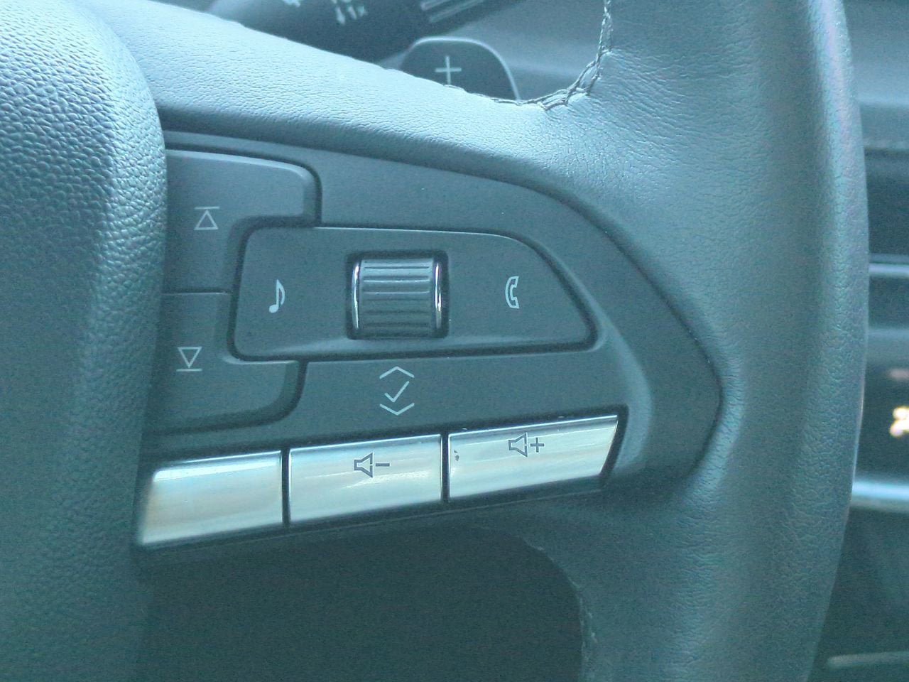 2024 Cadillac XT4 FWD Premium Luxury