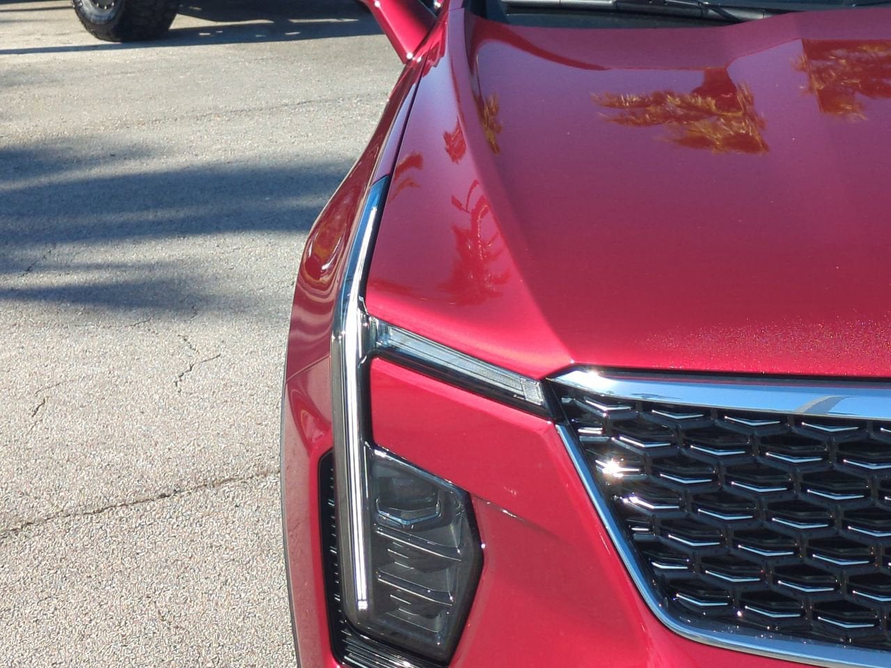 2024 Cadillac XT4 FWD Premium Luxury