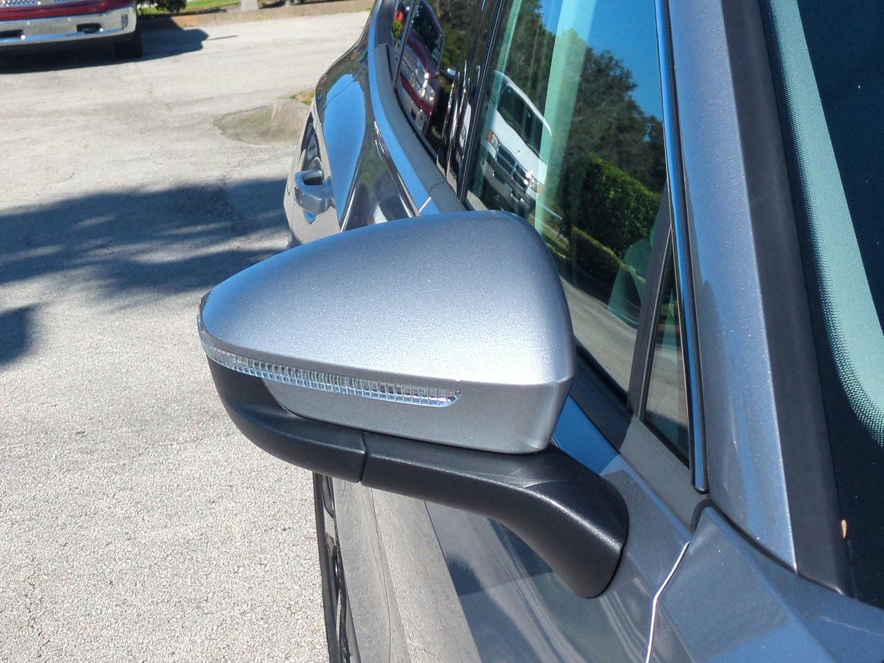 2025 Volkswagen Tiguan SE