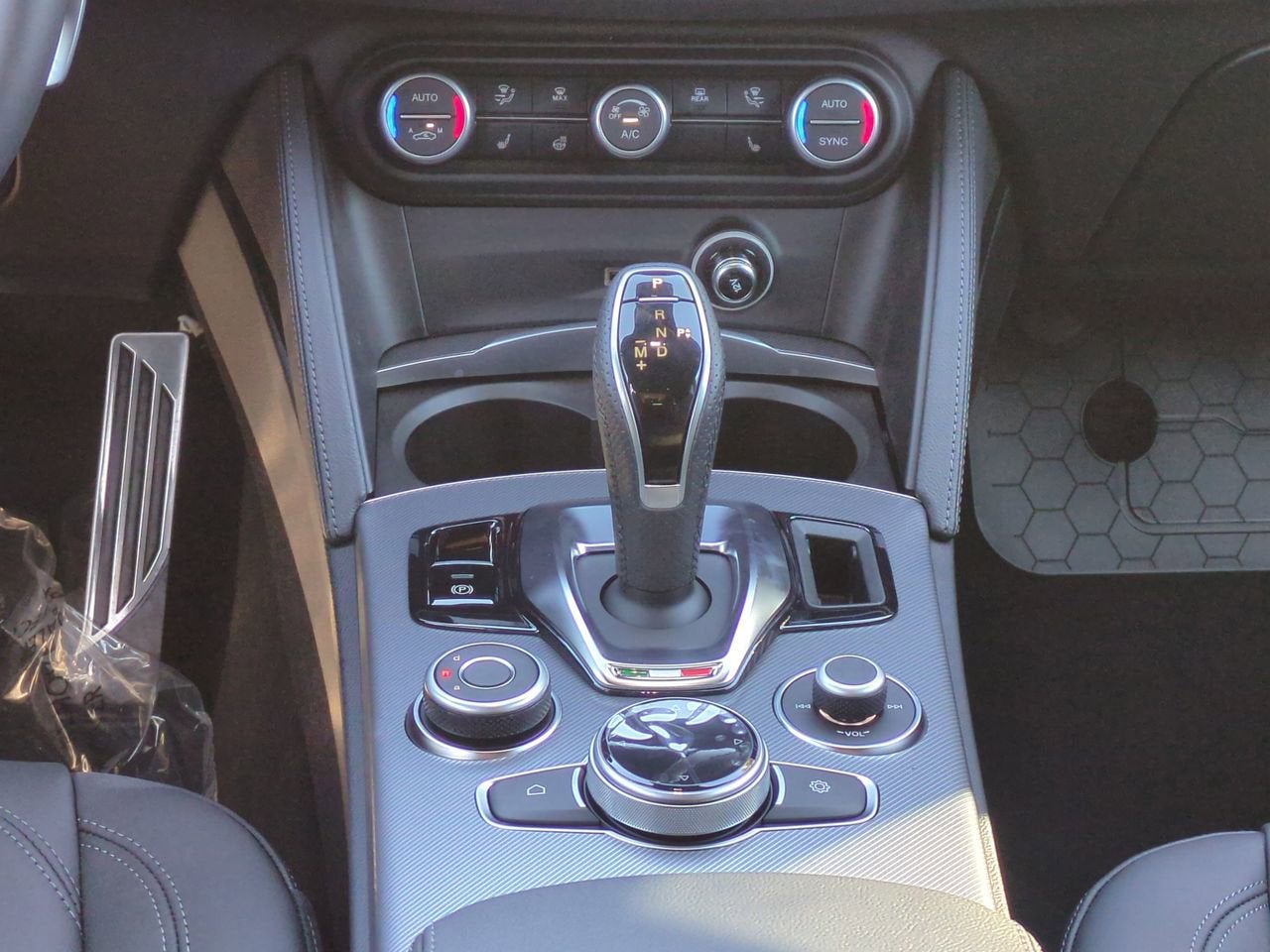 2025 Alfa Romeo Stelvio AWD
