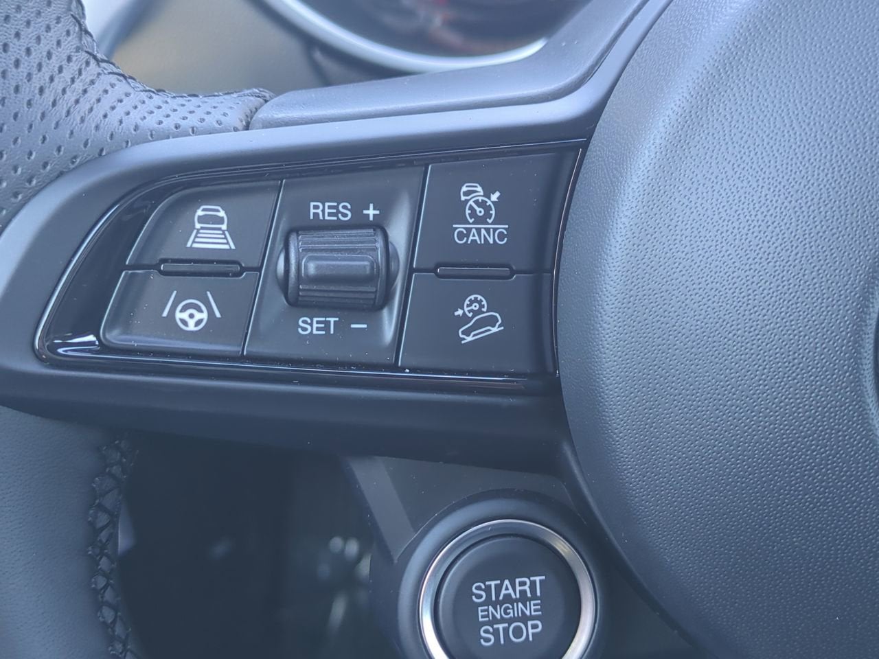 2025 Alfa Romeo Stelvio AWD