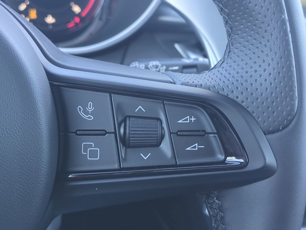 2025 Alfa Romeo Stelvio AWD