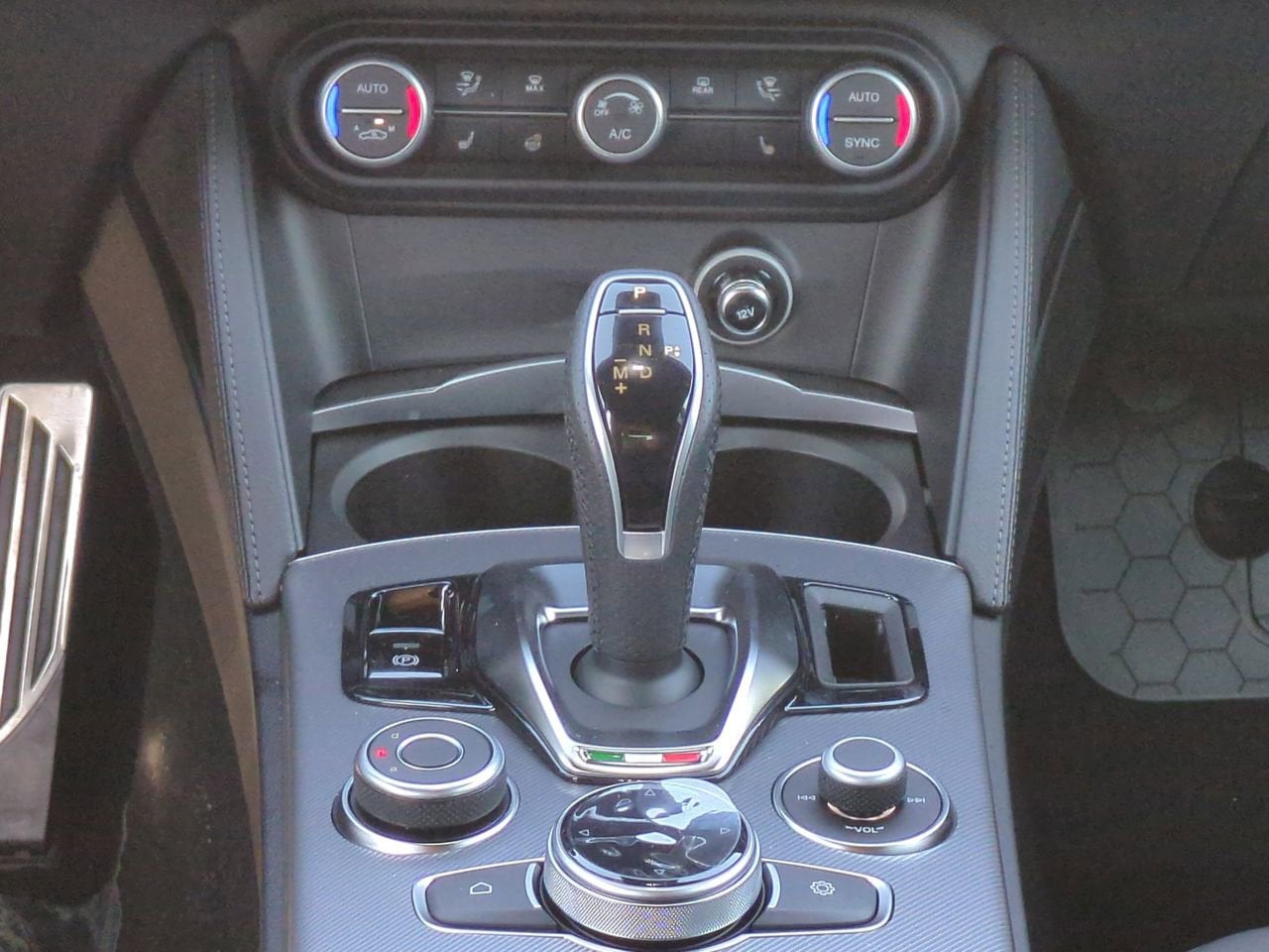 2025 Alfa Romeo Stelvio AWD