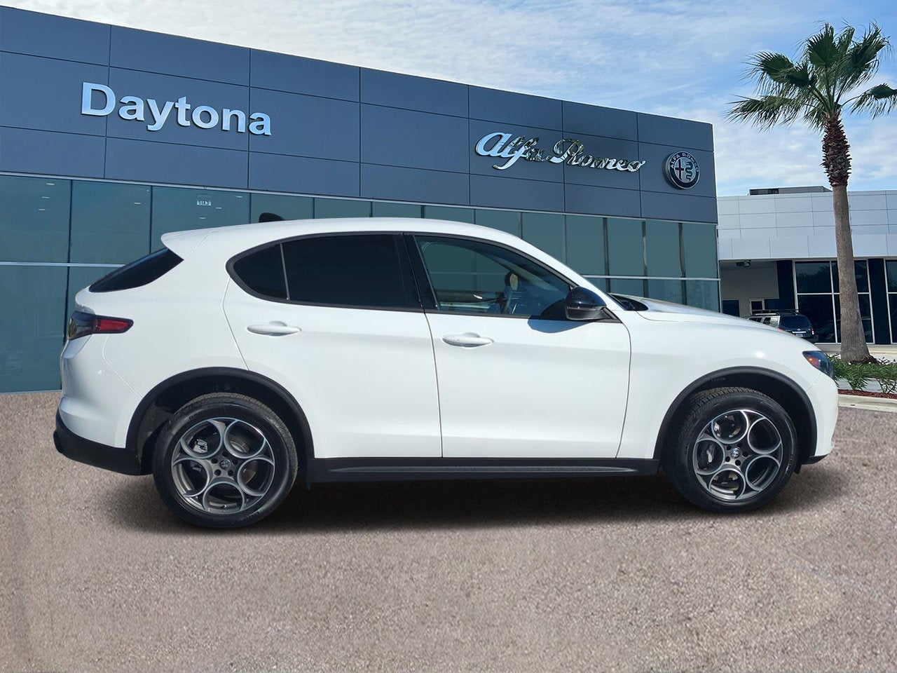 2025 Alfa Romeo Stelvio AWD