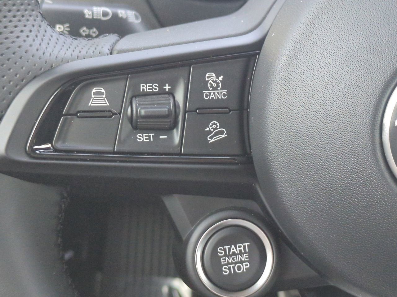 2025 Alfa Romeo Stelvio AWD