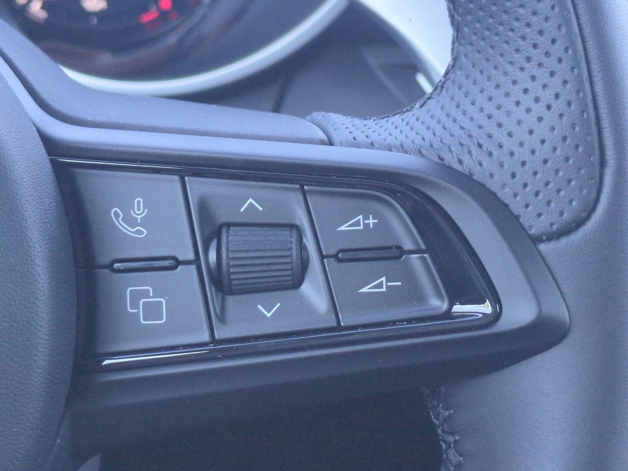 2025 Alfa Romeo Stelvio AWD
