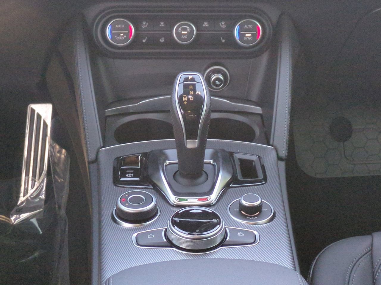 2025 Alfa Romeo Stelvio AWD