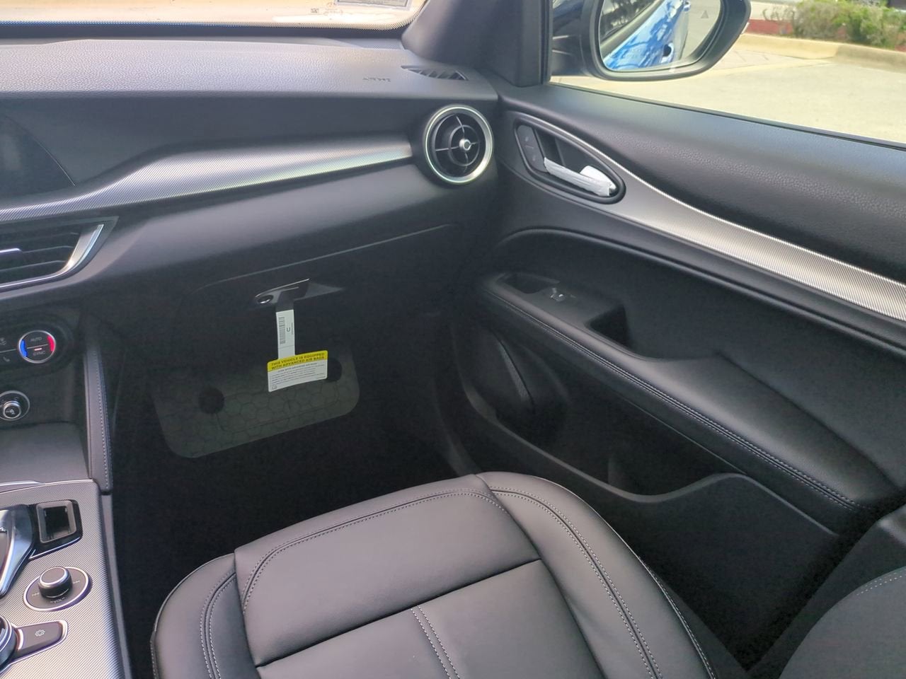 2025 Alfa Romeo Stelvio AWD