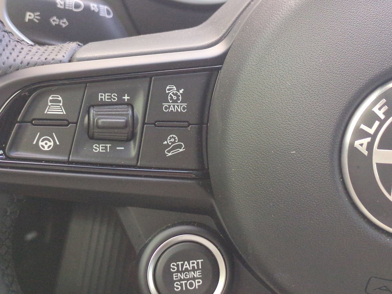 2025 Alfa Romeo Stelvio AWD