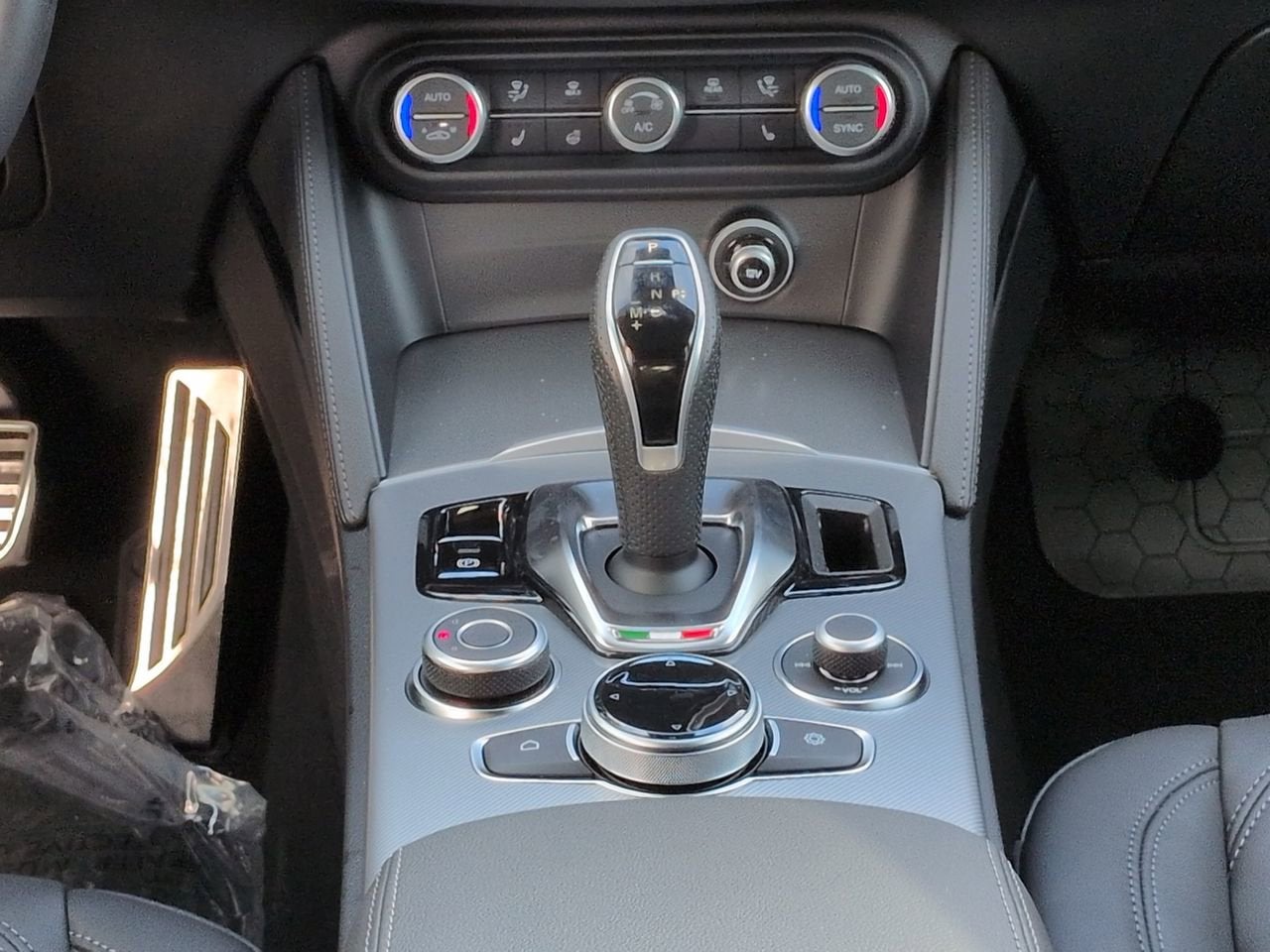 2026 Alfa Romeo Stelvio AWD