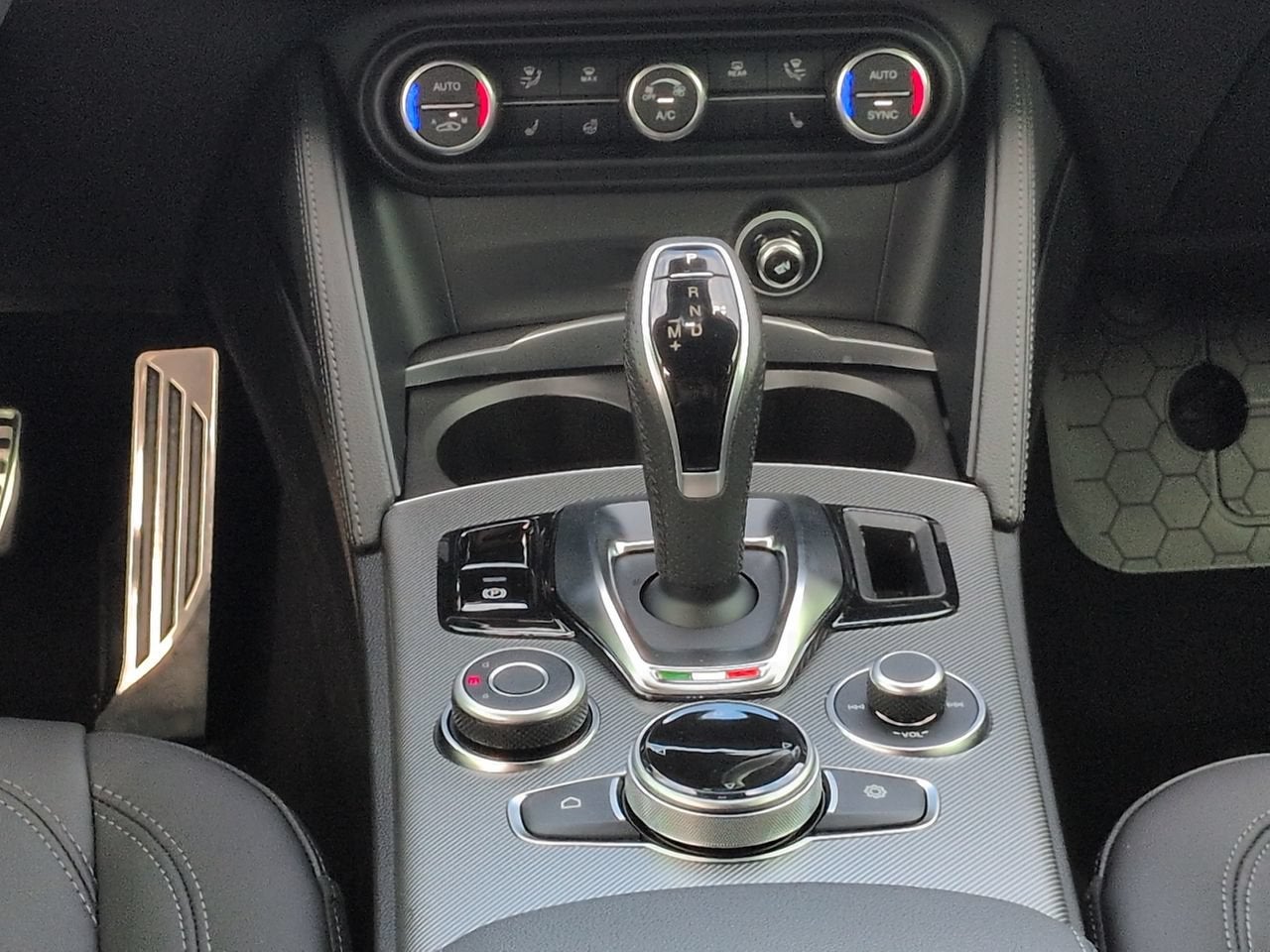 2026 Alfa Romeo Stelvio AWD