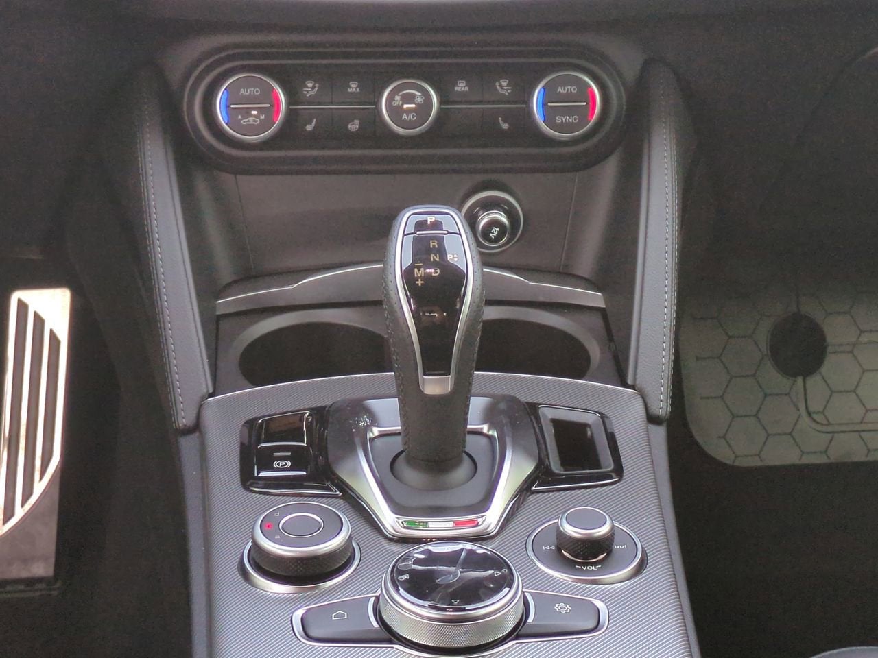 2025 Alfa Romeo Stelvio AWD