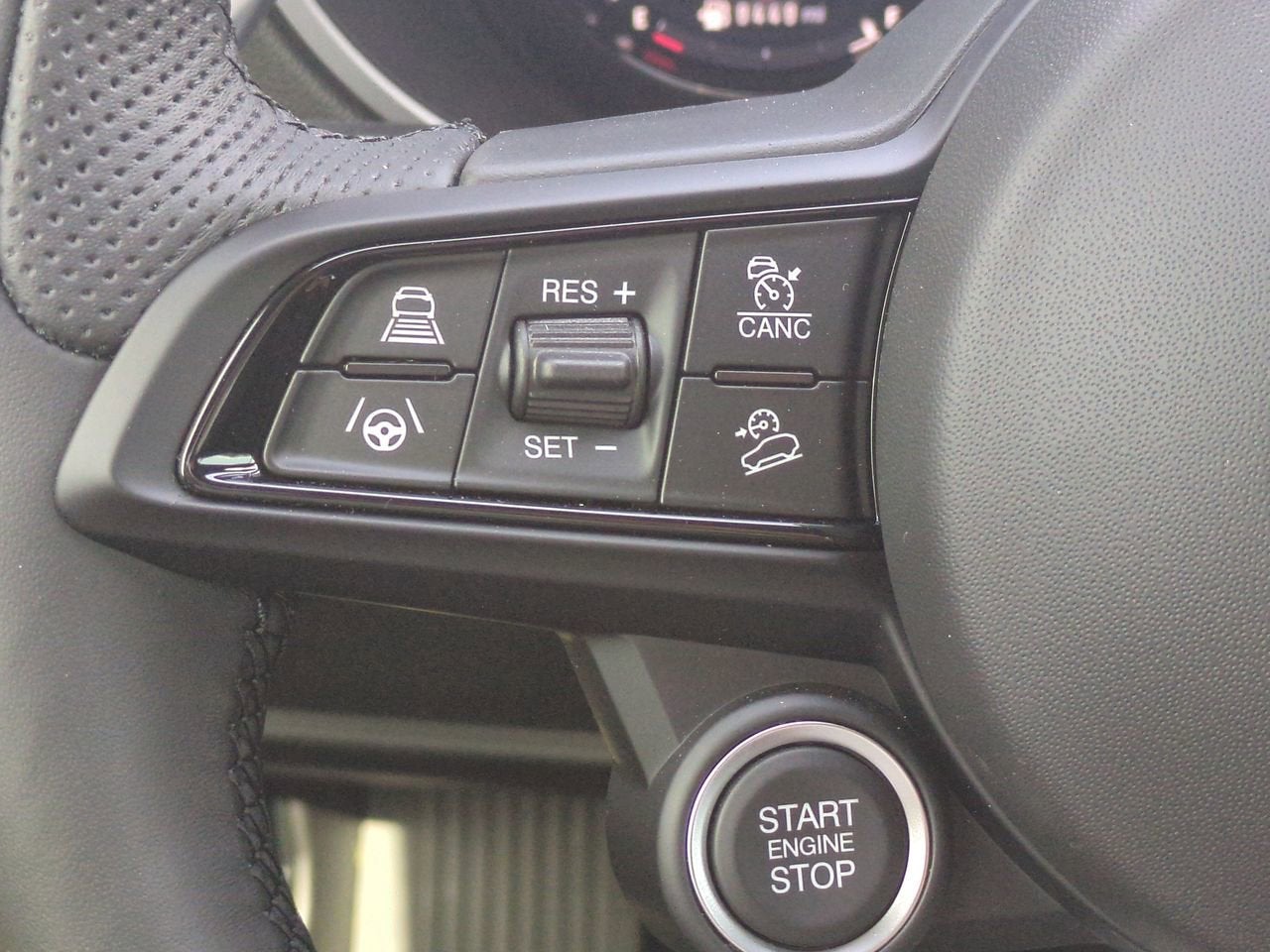 2025 Alfa Romeo Stelvio AWD