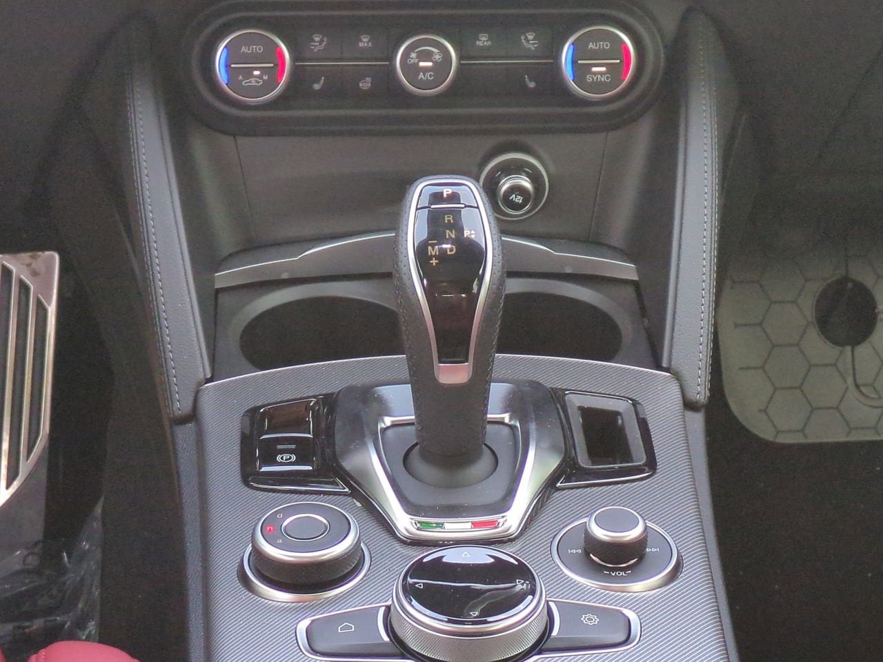 2025 Alfa Romeo Stelvio AWD