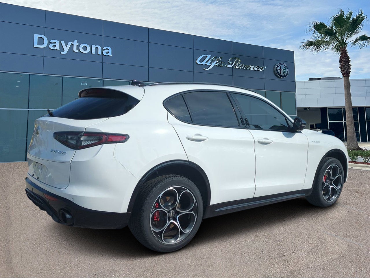 2025 Alfa Romeo Stelvio AWD