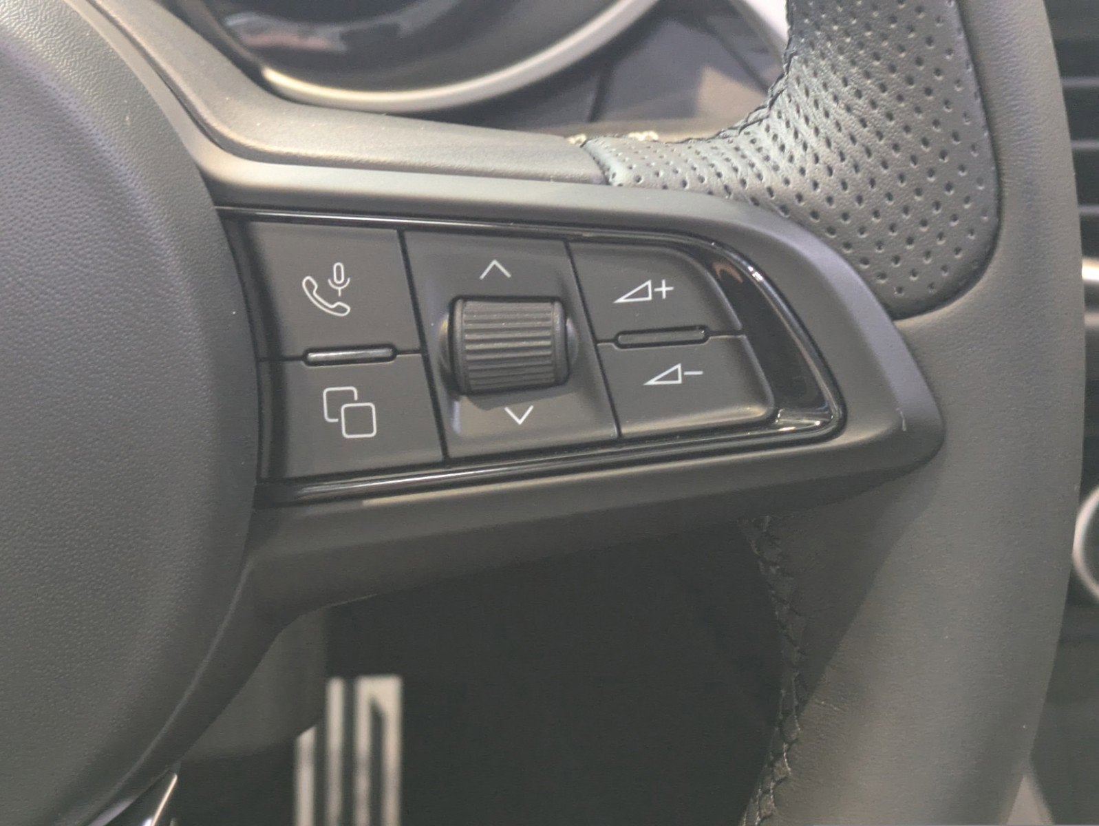 2025 Alfa Romeo Stelvio Sprint