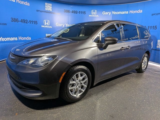 2022 Chrysler Voyager LX