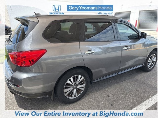2017 Nissan Pathfinder SL