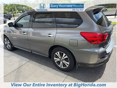 2017 Nissan Pathfinder SL