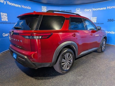 2024 Nissan Pathfinder SV