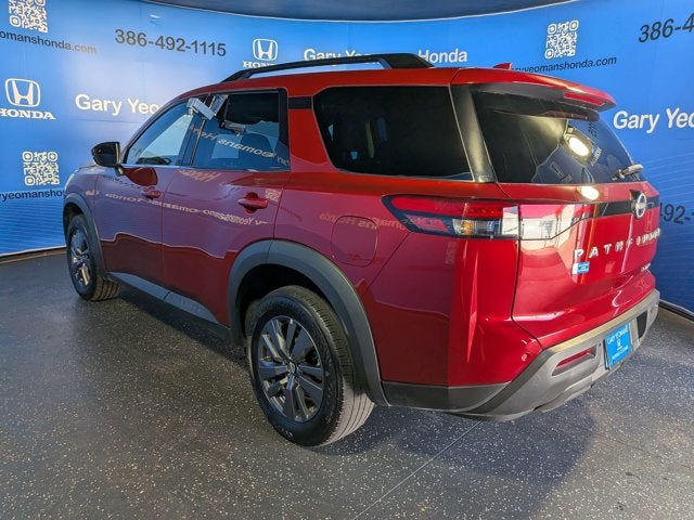 2024 Nissan Pathfinder SV