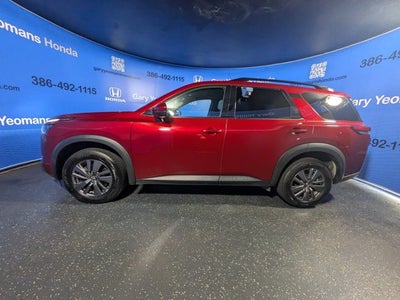 2024 Nissan Pathfinder SV