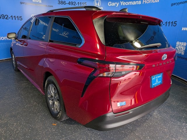 2021 Toyota Sienna XLE
