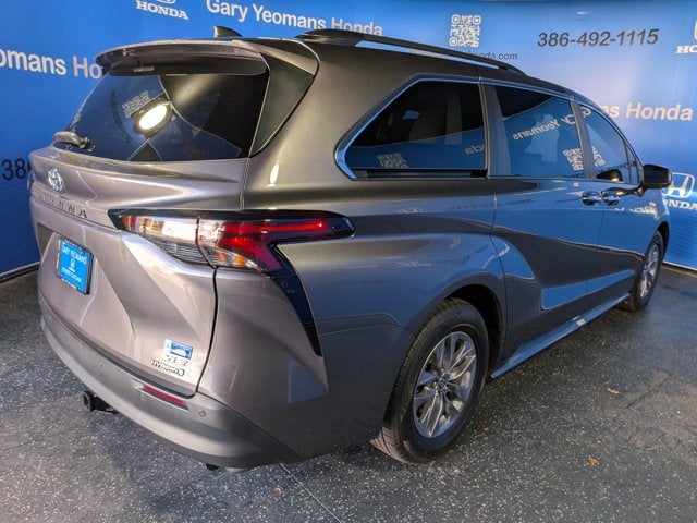 2023 Toyota Sienna XLE