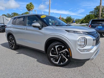 2024 Mitsubishi Outlander SE