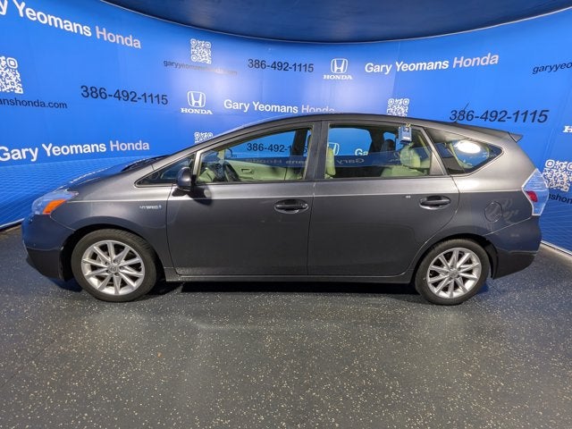 2013 Toyota Prius v Five