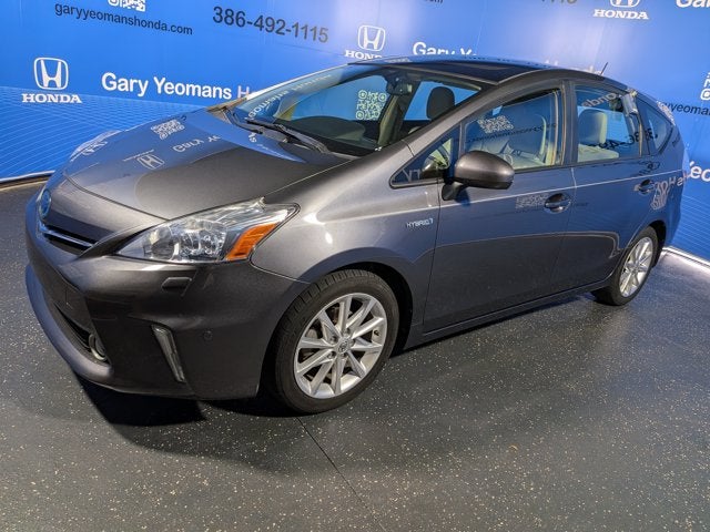 2013 Toyota Prius v Five