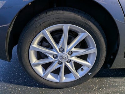 2013 Toyota Prius v Five