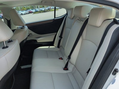 2024 Lexus ES 250