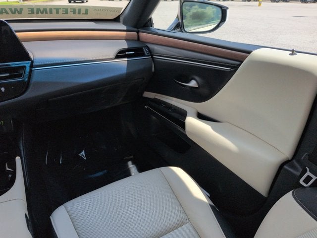 2024 Lexus ES 250