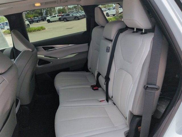 2027 INFINITI QX60 LUXE