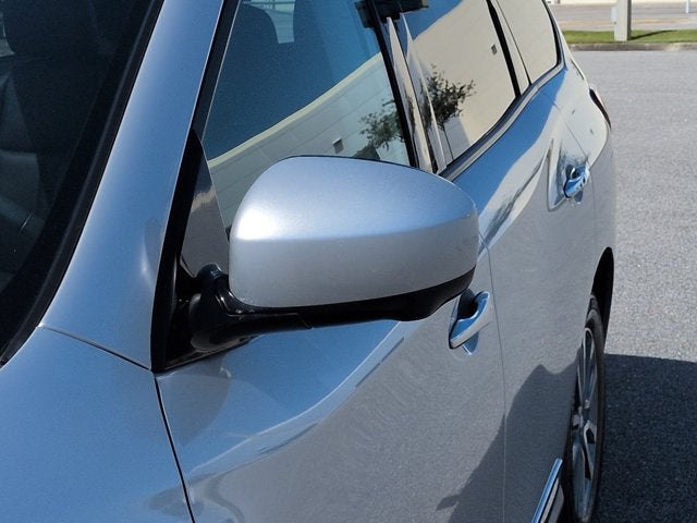 2016 Nissan Pathfinder SL