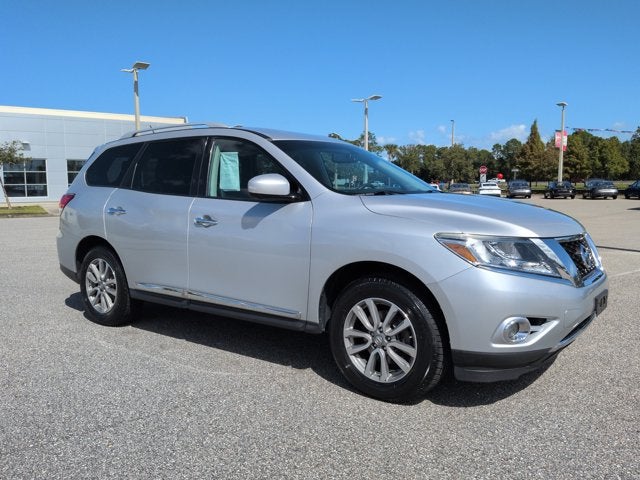 2016 Nissan Pathfinder SL