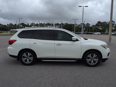 2020 Nissan Pathfinder SL