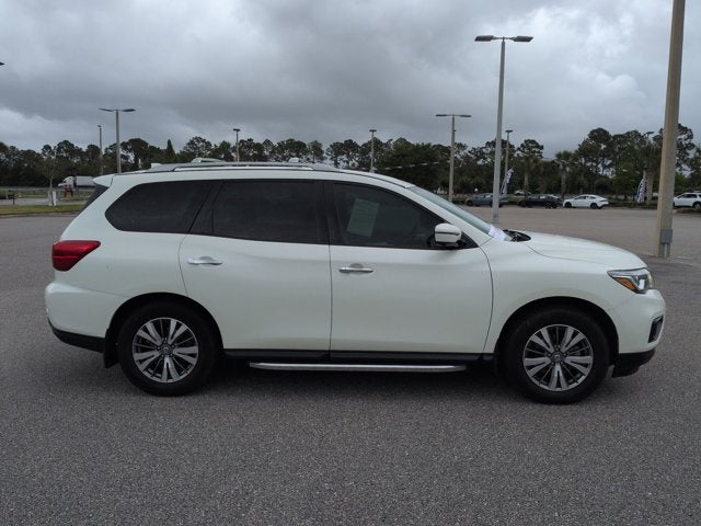 2020 Nissan Pathfinder SL